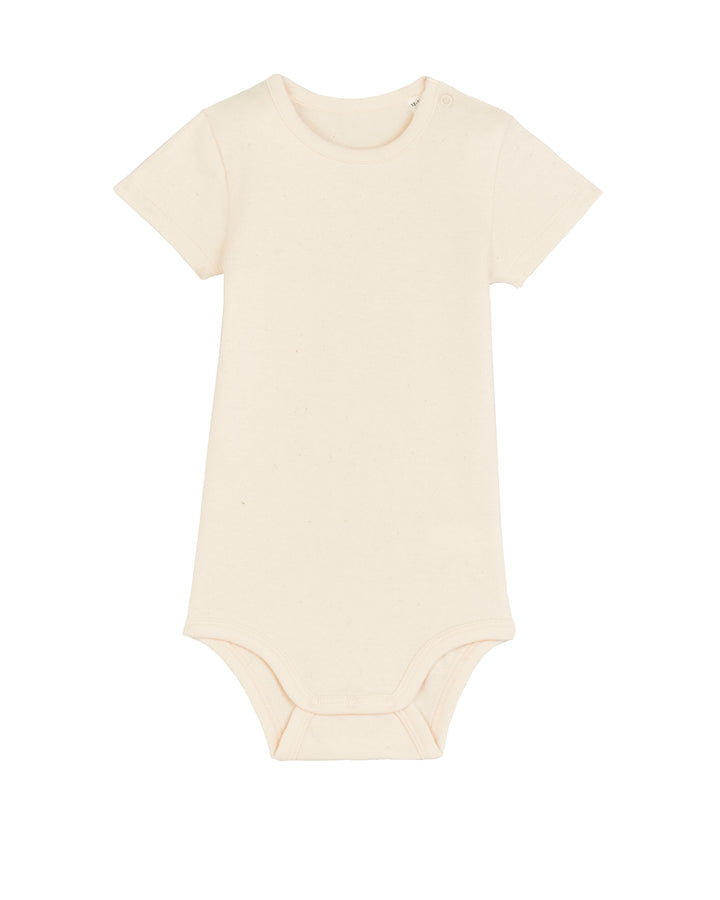 Baby Body in Natur – Vorderansicht