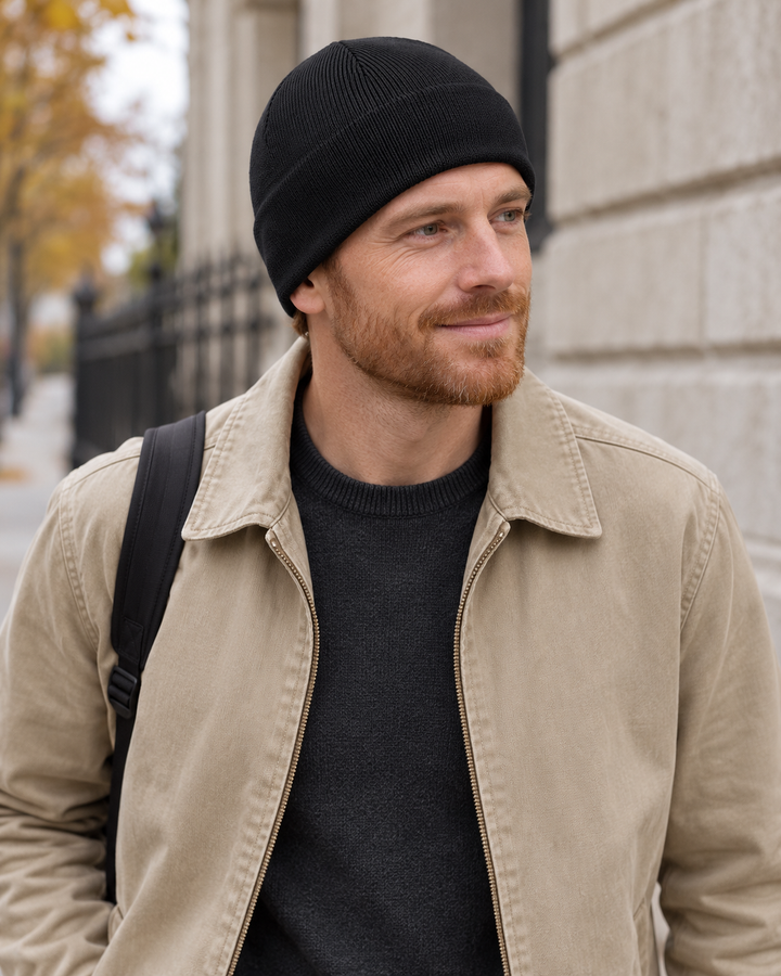 Sitztgut Unisex-Beanie aus Baumwolle mit Fleecefutter – Schwarz – Alltagsansicht