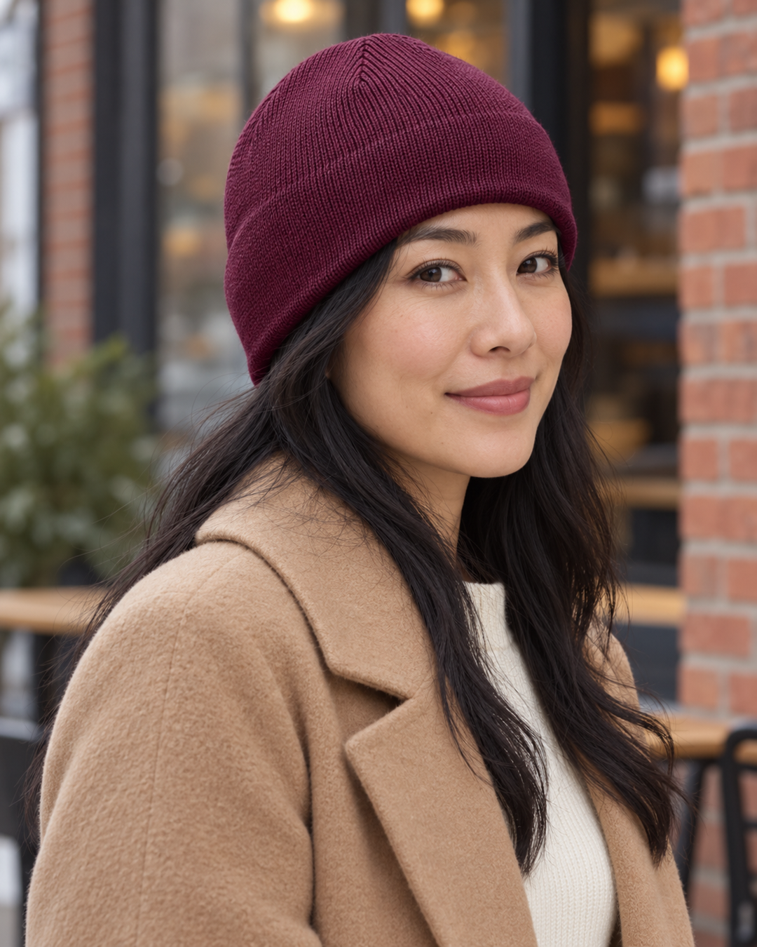 Sitztgut Unisex-Beanie aus Baumwolle mit Fleecefutter – Pflaume – Alltagsansicht