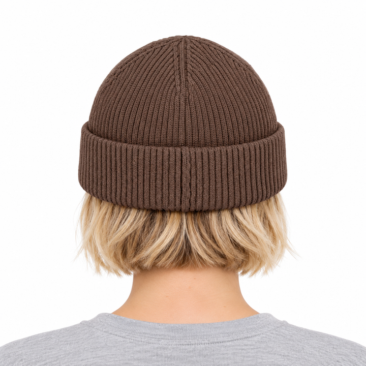 Sitztgut Unisex-Rippstrick-Beanie mit Umschlag – Mokka – Rückenansicht