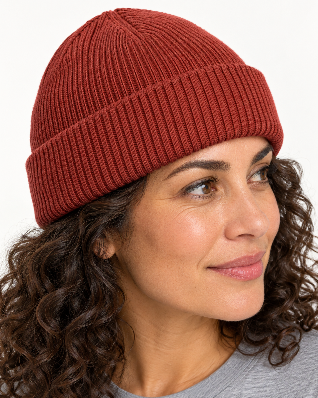Sitztgut Unisex-Rippstrick-Beanie mit Umschlag – Erdrot – Materialdetail