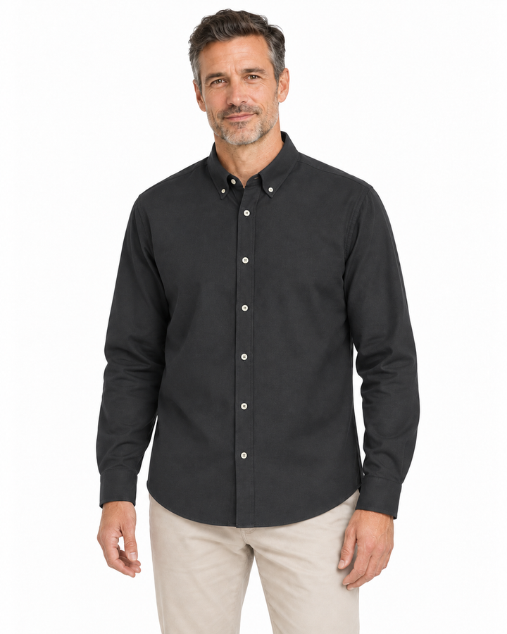 Sitztgut Langarmhemd für Herren aus Bio-Baumwolle mit Button-down-Kragen in Anthrazit am Model