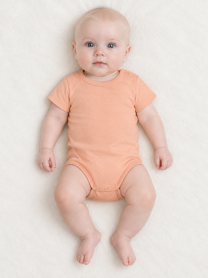 Baby Body in Pfirsich – Modelansicht