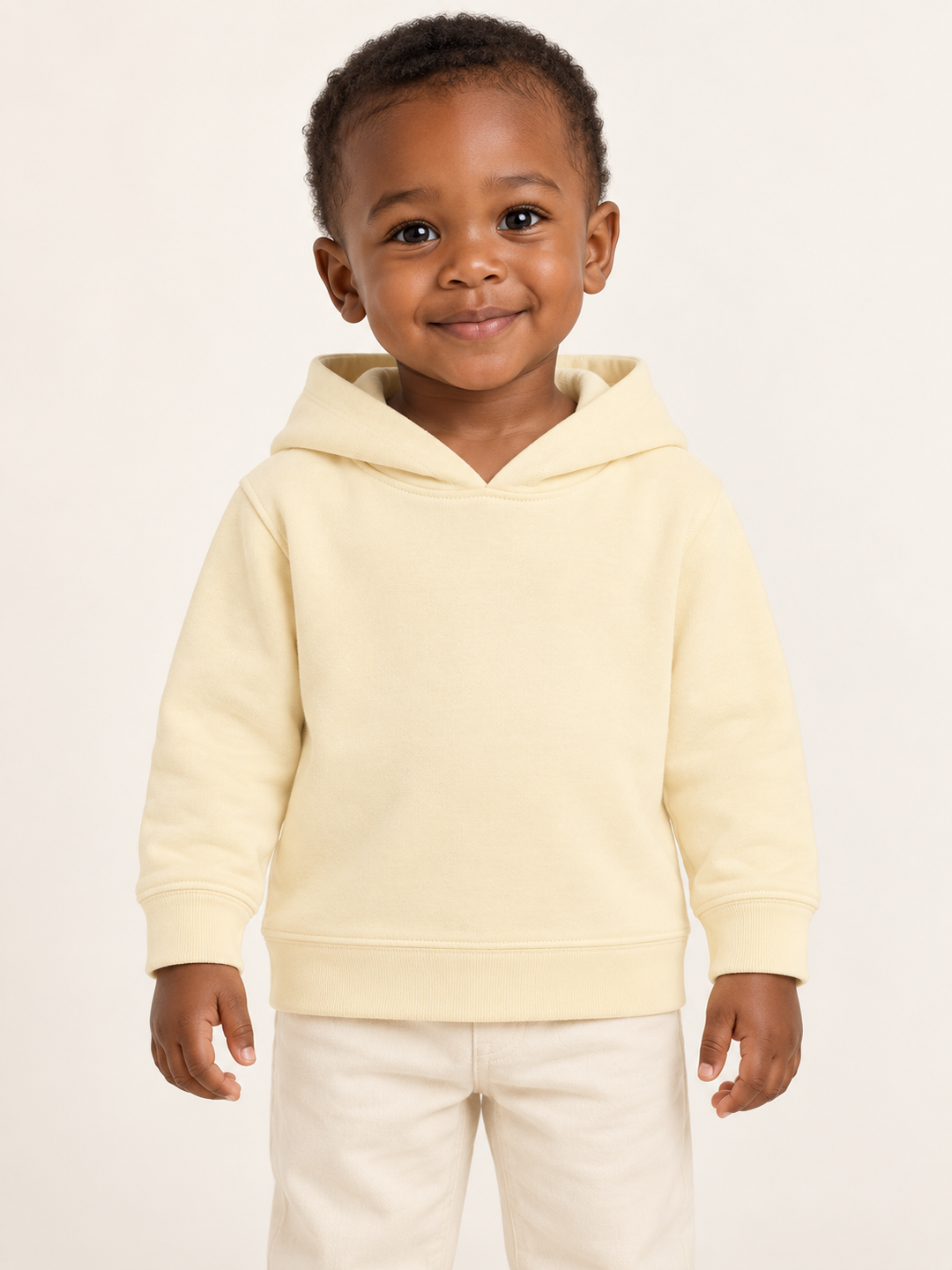 Baby Hoodie in Buttergelb – Modelansicht