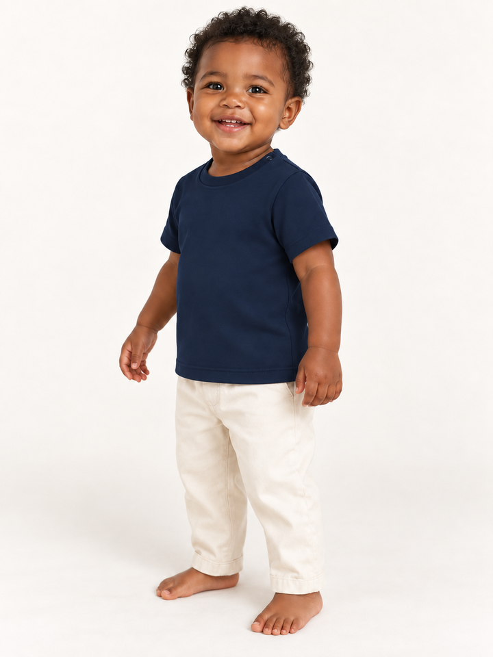 Baby T-Shirt in Navy – Modelansicht