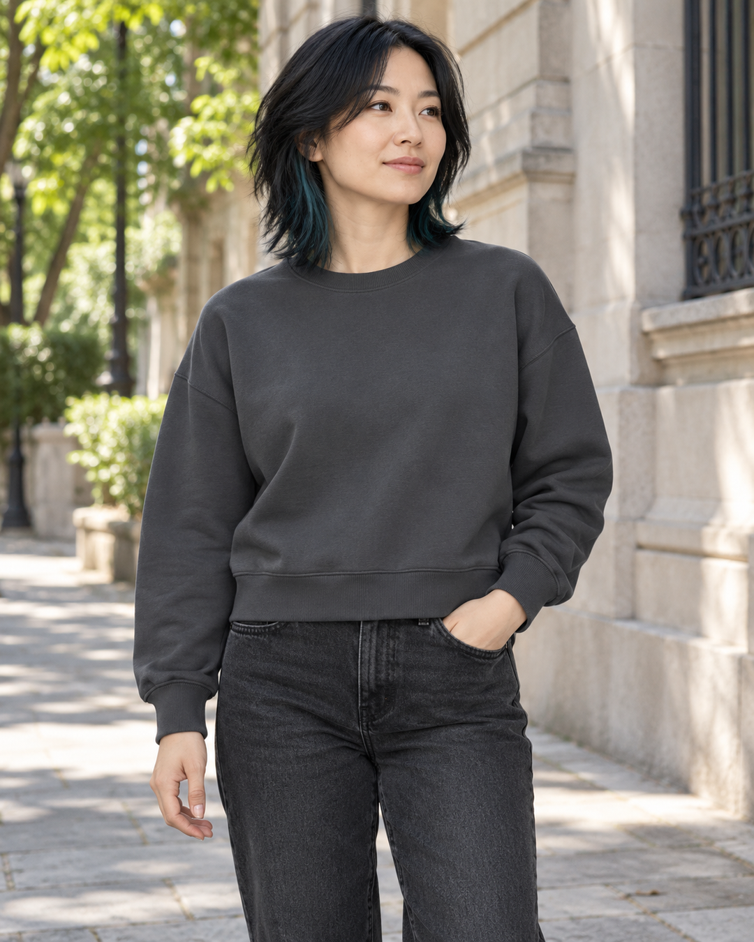 Sitztgut Damen-Sweatshirt aus Baumwolle, kurz geschnitten – Anthracite – Alltagsansicht
