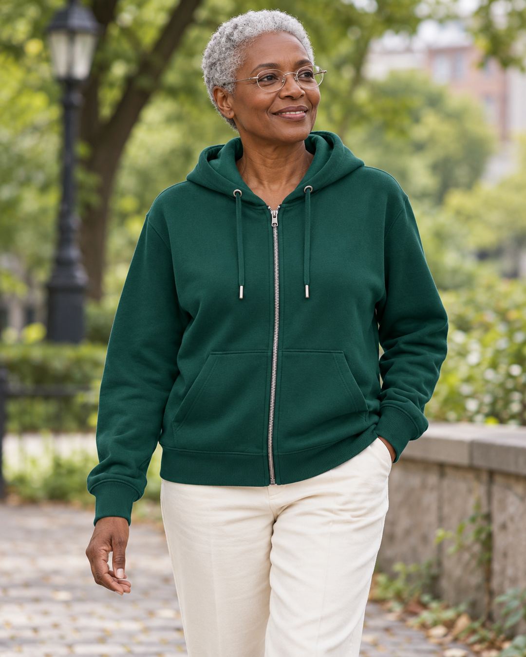 Sitztgut Unisex-Sweatjacke aus Baumwolle mit Kapuze – Glazed Green – Alltagsansicht
