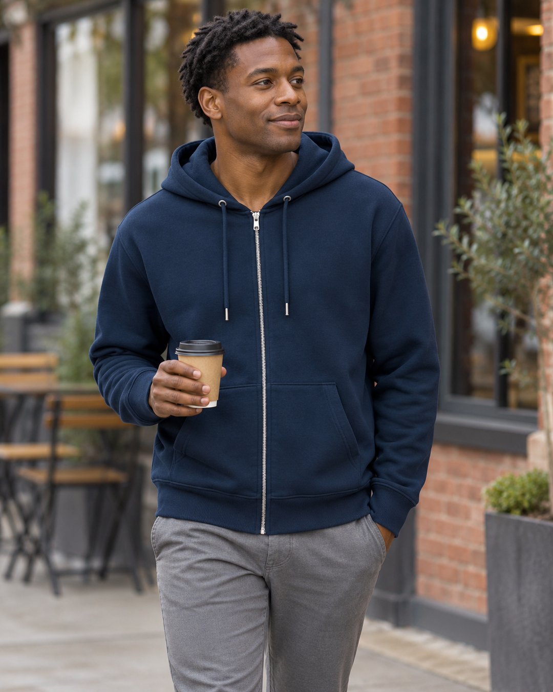 Sitztgut Unisex-Sweatjacke aus Baumwolle mit Kapuze – Marineblau – Alltagsansicht