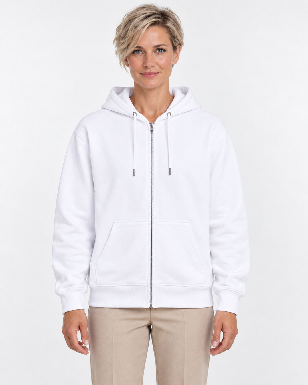 Sitztgut Damen-Sweatjacke aus Baumwolle mit Kapuze – Weiß – Vorderansicht mit weiblichem Model