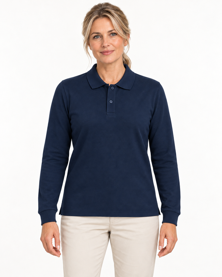 Sitztgut Damen-Langarm-Poloshirt aus Baumwolle – Marineblau – Vorderansicht mit weiblichem Model