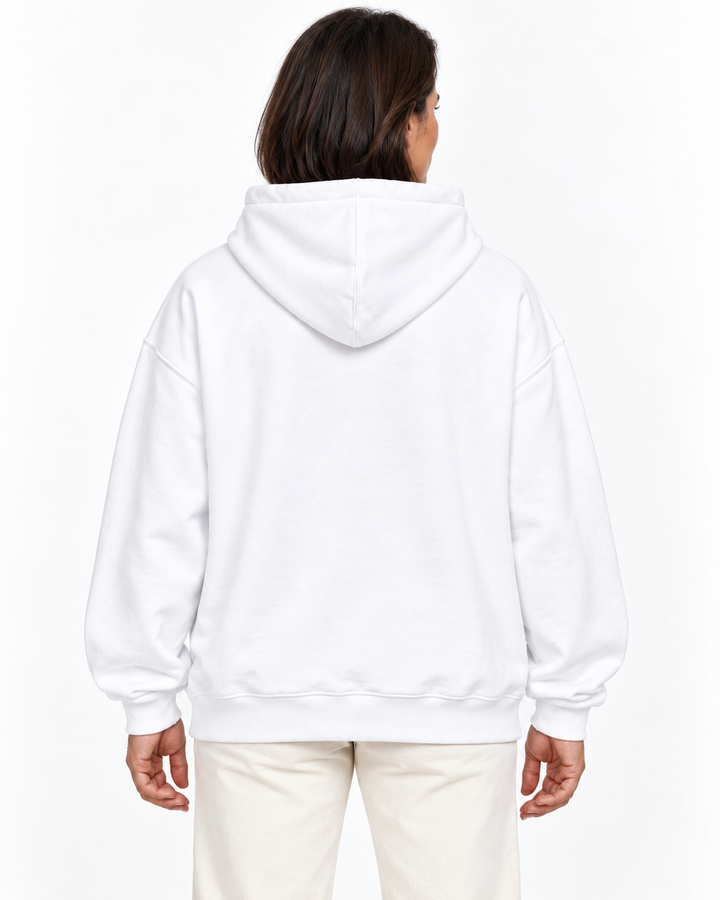 Sitztgut Damen-Hoodie aus Baumwolle, Oversized Fit – Weiß – Rückenansicht mit weiblichem Model