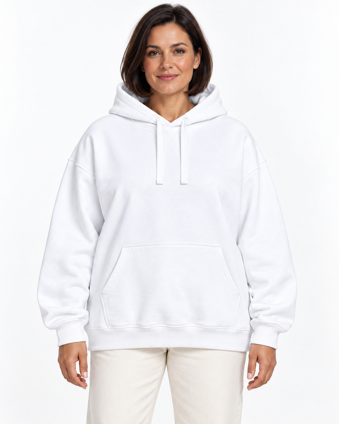Sitztgut Damen-Hoodie aus Baumwolle, Oversized Fit – Weiß – Vorderansicht mit weiblichem Model