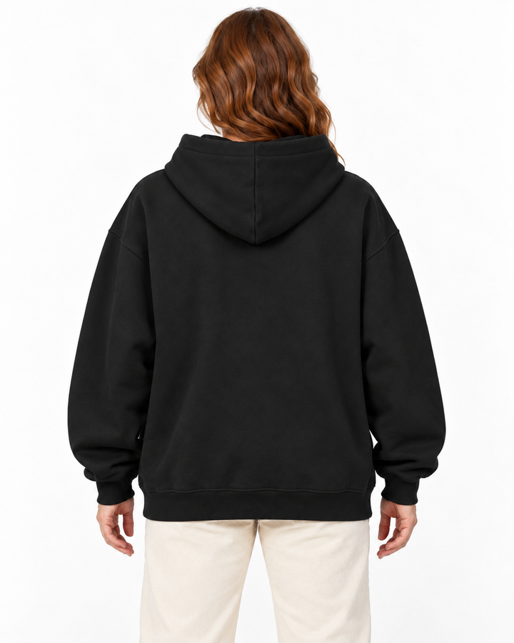 Sitztgut Damen-Hoodie aus Baumwolle, Oversized Fit – Schwarz – Rückenansicht mit weiblichem Model