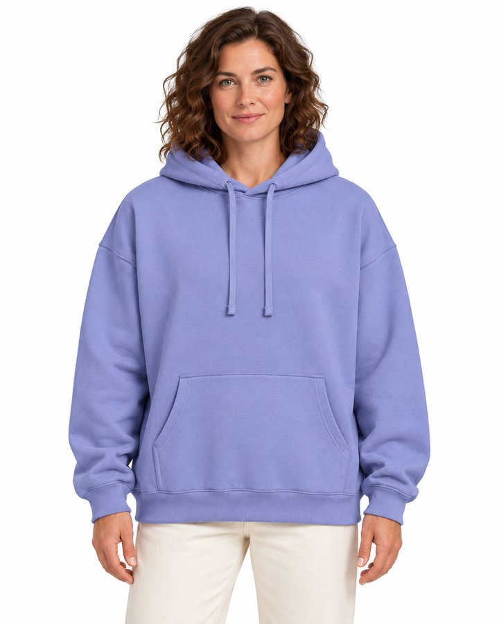 Sitztgut Damen-Hoodie aus Baumwolle, Oversized Fit – Violet – Vorderansicht mit weiblichem Model