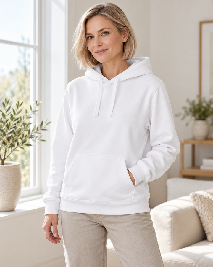 Sitztgut Damen-Hoodie mit Kängurutasche – Weiß – Lifestyle 2