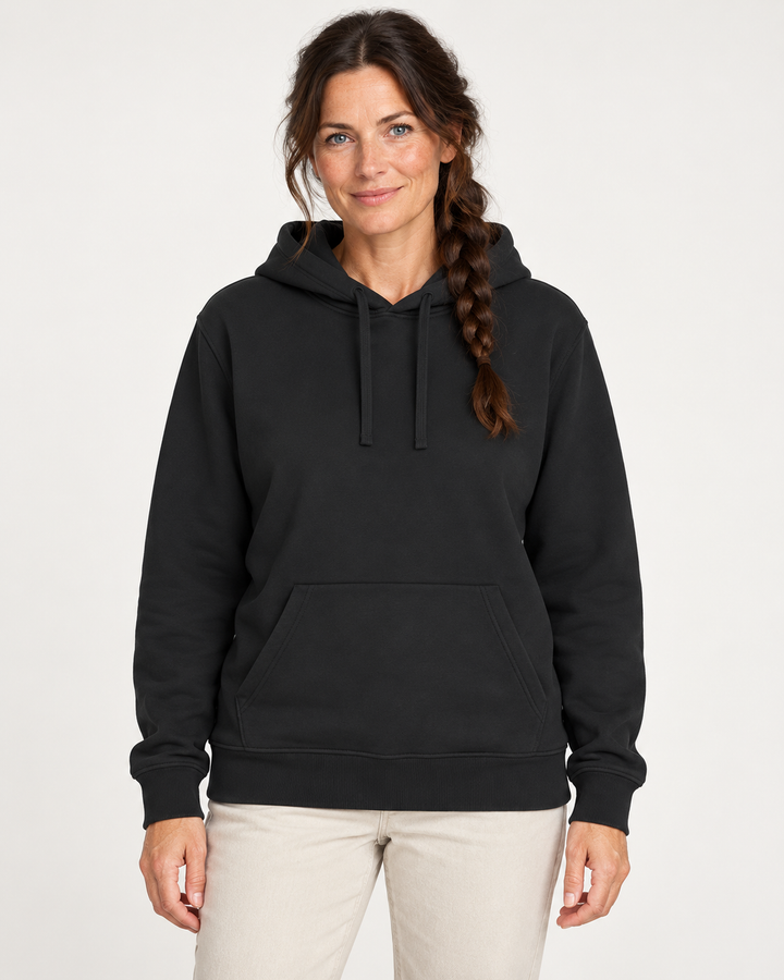 Sitztgut Damen-Hoodie mit Kängurutasche – Schwarz – Vorderansicht