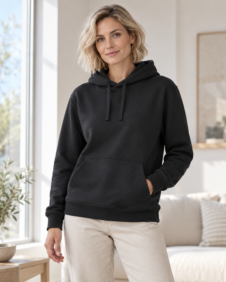 Sitztgut Damen-Hoodie mit Kängurutasche – Schwarz – Lifestyle 2