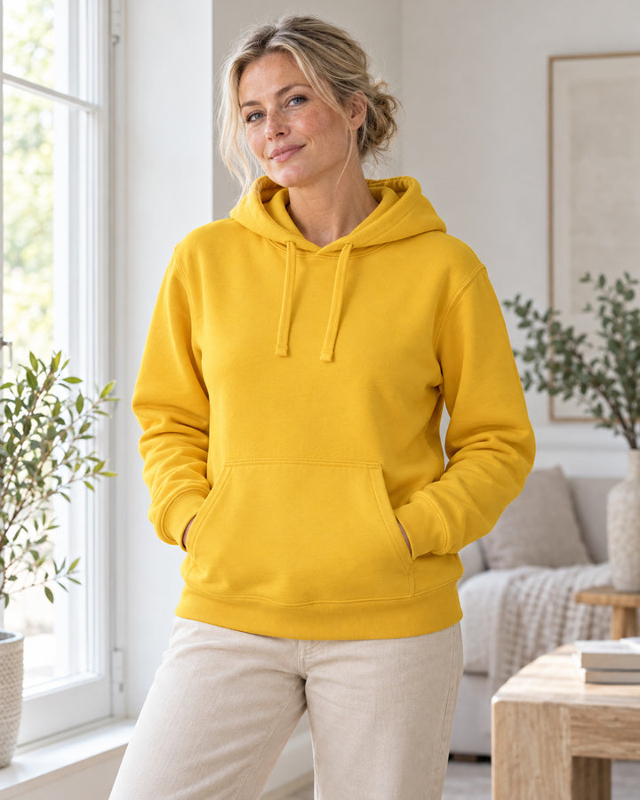 Sitztgut Damen-Hoodie mit Kängurutasche – Spectra Yellow – Lifestyle 2