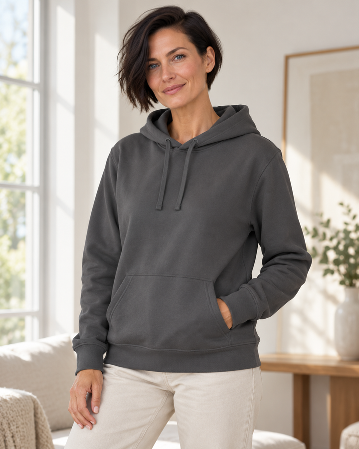 Sitztgut Damen-Hoodie mit Kängurutasche – Anthracite – Lifestyle 2
