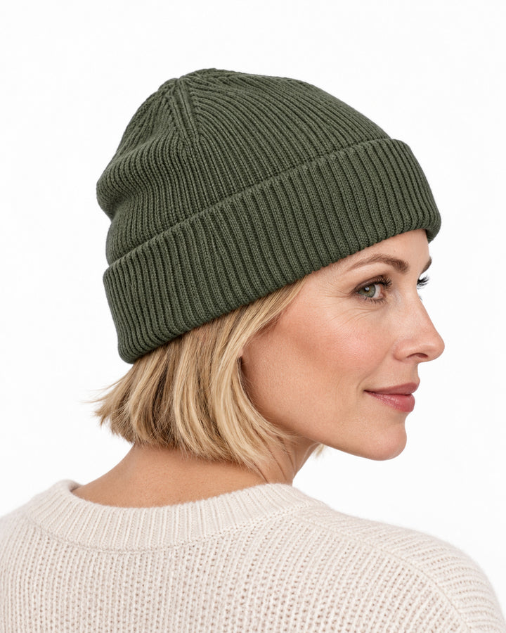 Sitztgut Damen-Rippstrick-Beanie mit Umschlag – Khaki – Rückenansicht