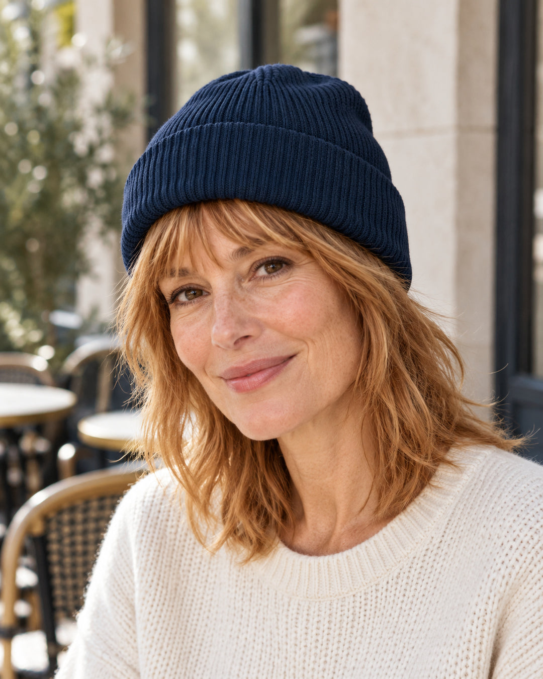 Sitztgut Damen-Rippstrick-Beanie mit Umschlag – Marineblau – Lifestyle 2