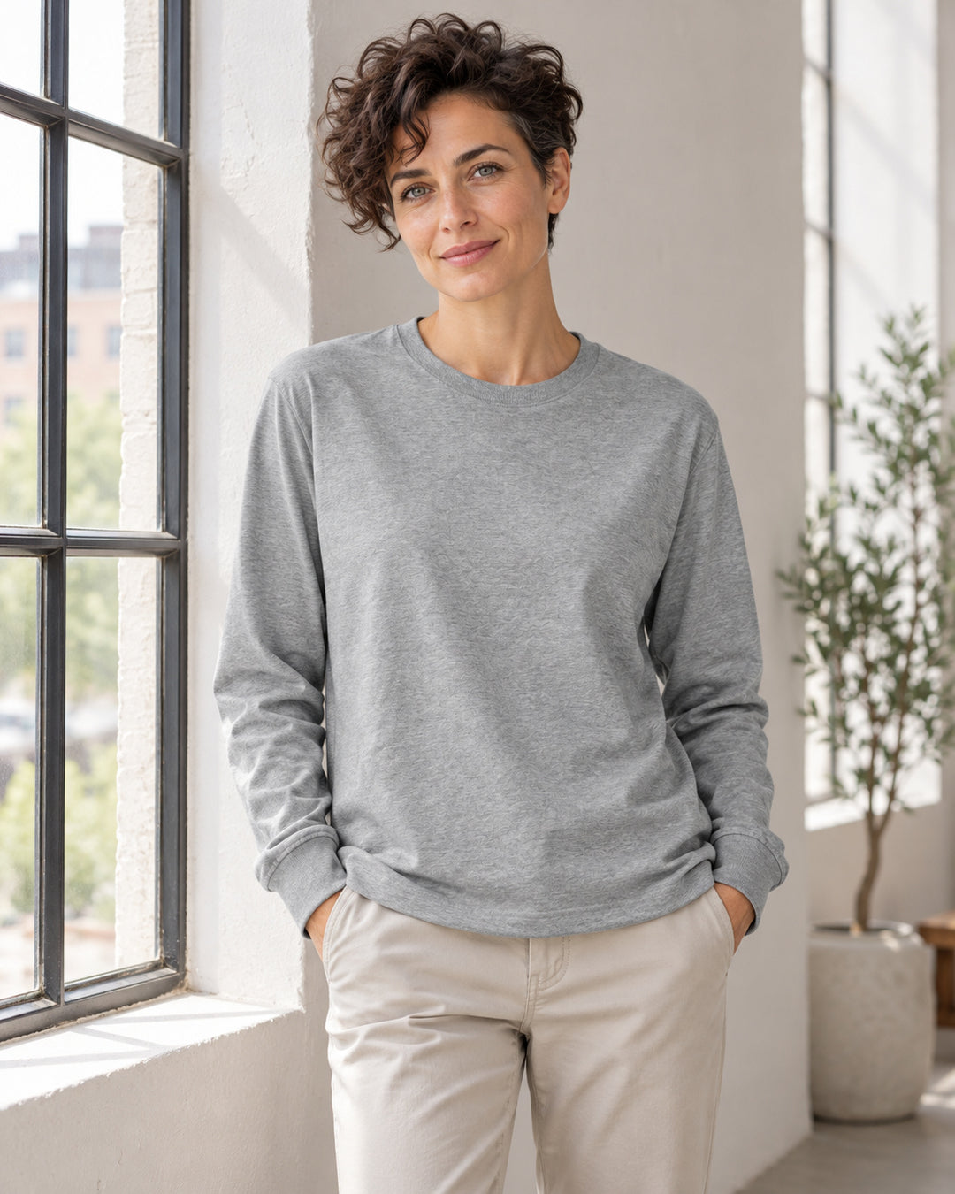 Sitztgut Damen-Langarmshirt aus Baumwolle, 240 g/m² – Grau meliert (Heather Grey) – Lifestyle 2
