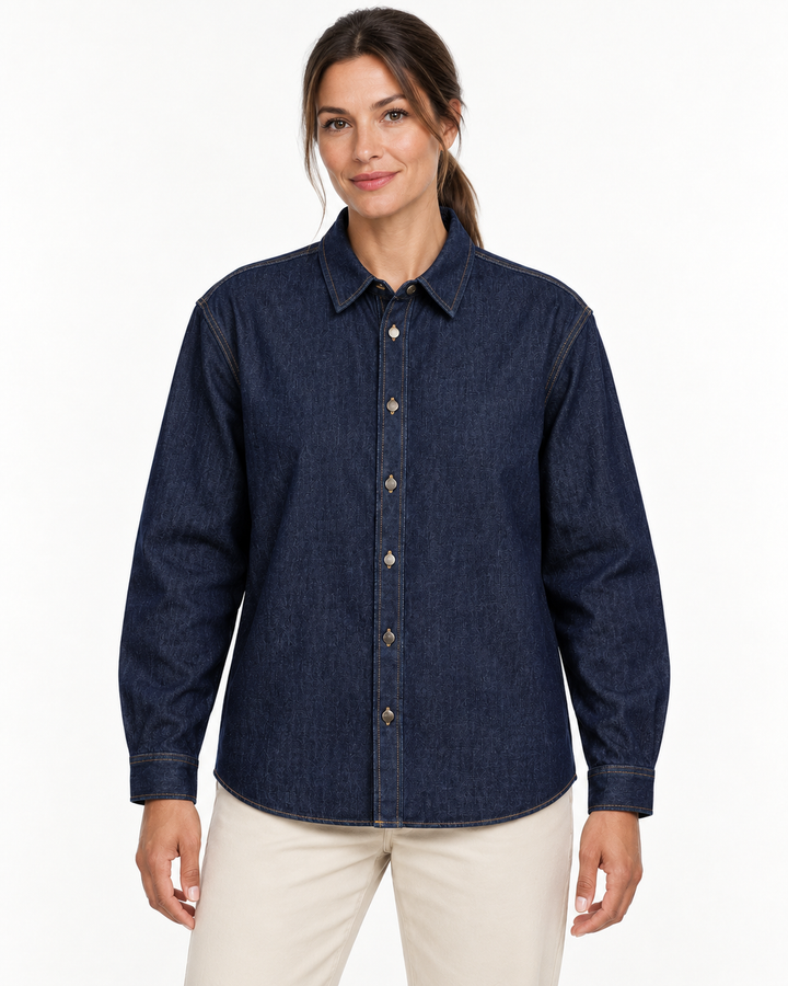 Sitztgut Damen-Jeanshemd aus Baumwolle, Relaxed Fit – Dunkelblau – Vorderansicht mit weiblichem Model