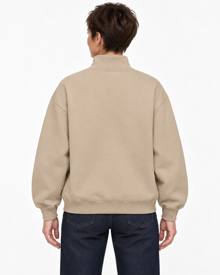 Sitztgut Damen-Sweatshirt mit Viertelreißverschluss, 400 g/m² – Sand – Rückenansicht mit weiblichem Model