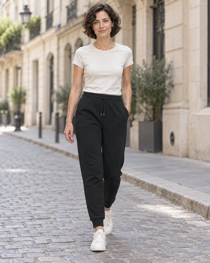 Sitztgut Damen-Jogginghose aus Baumwolle mit Rippbündchen – Schwarz – Lifestyle 1