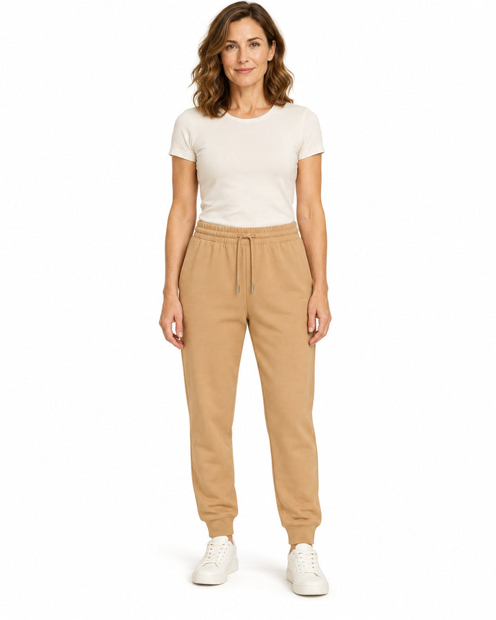 Sitztgut Damen-Jogginghose aus Baumwolle mit Rippbündchen – Latte – Vorderansicht