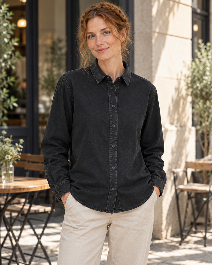 Sitztgut Damen-Langarmhemd aus Baumwoll-Twill – G. Dyed Black Rock – Lifestyle 2