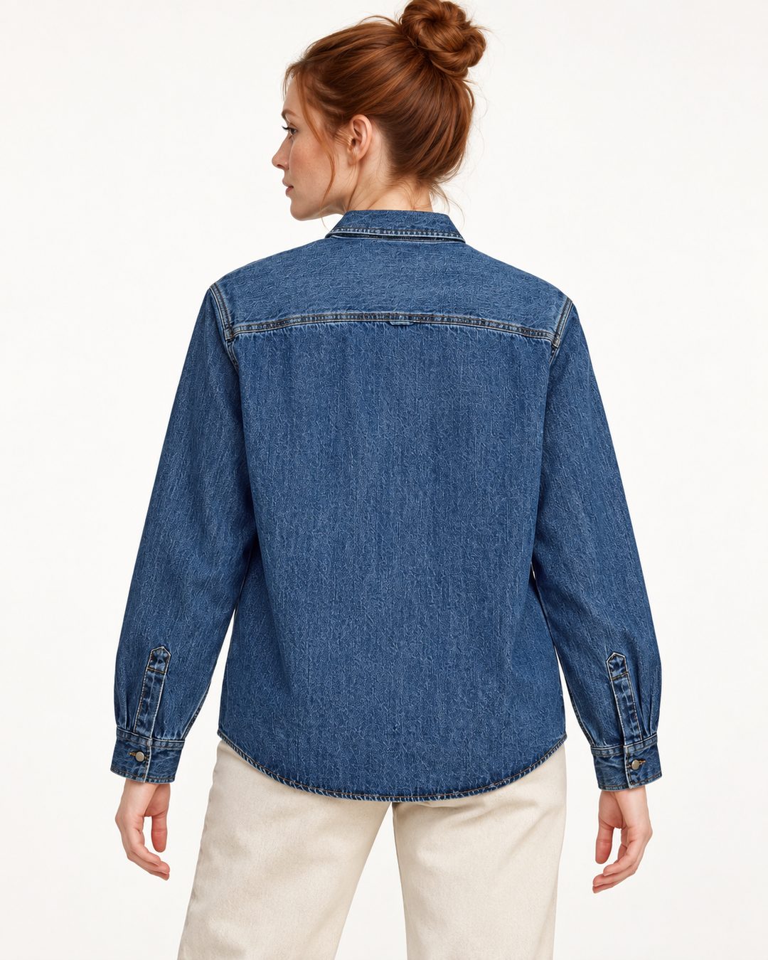 Sitztgut Unisex-Jeanshemd aus Baumwolle, Relaxed Fit – Mittelblau – Rückenansicht