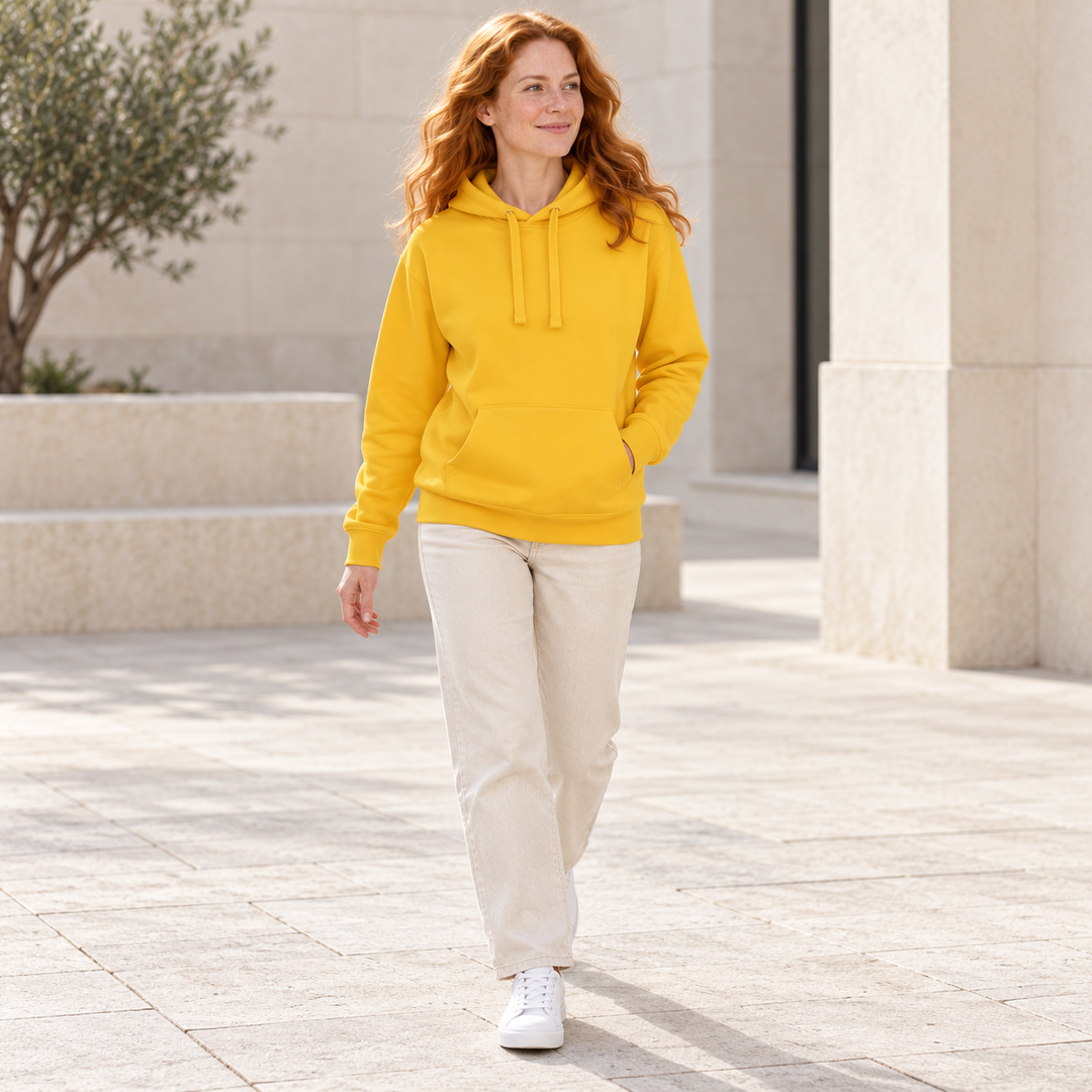 Sitztgut Unisex-Hoodie mit Kängurutasche – Spectra Yellow – Alltagsansicht