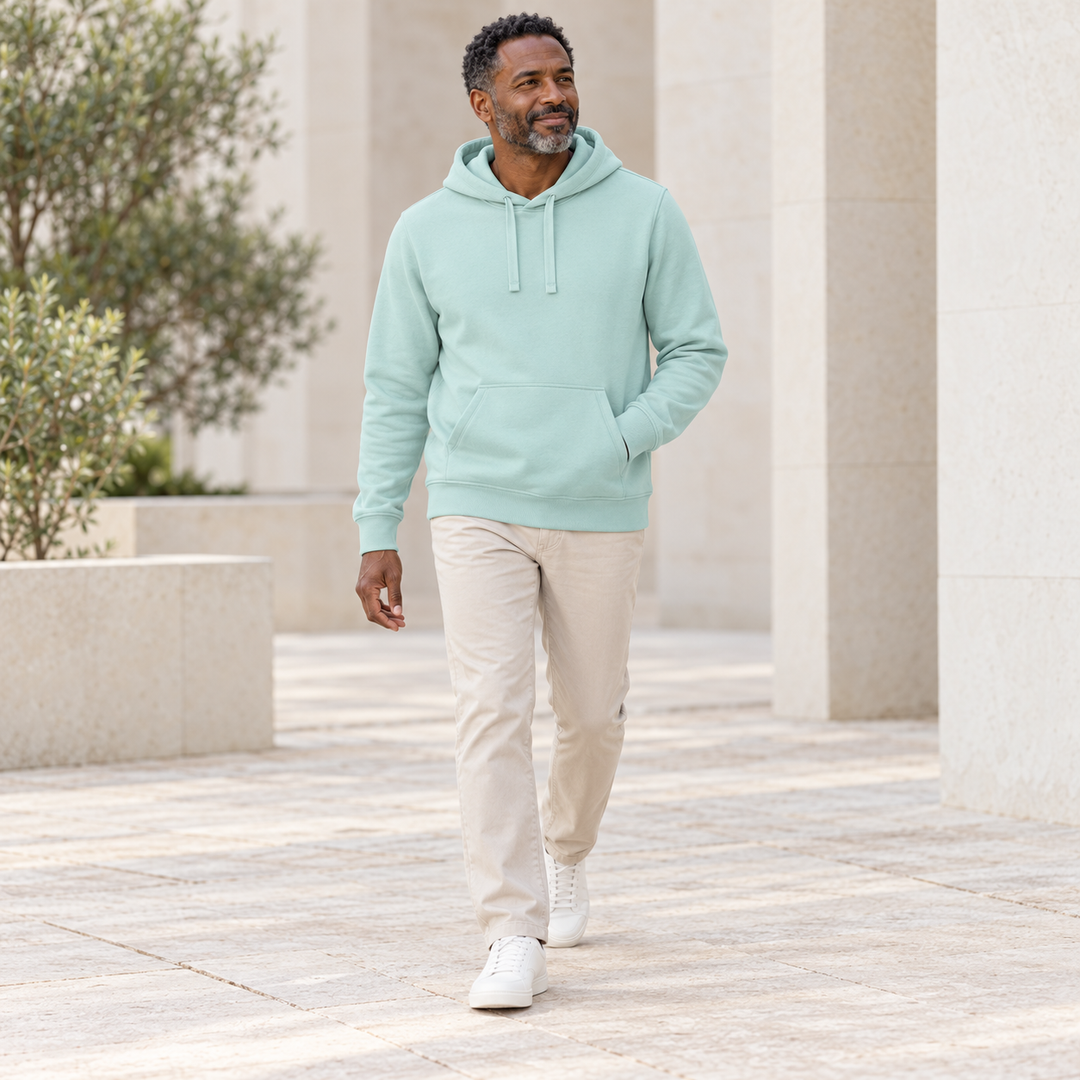 Sitztgut Unisex-Hoodie mit Kängurutasche – Caribbean Blue – Alltagsansicht