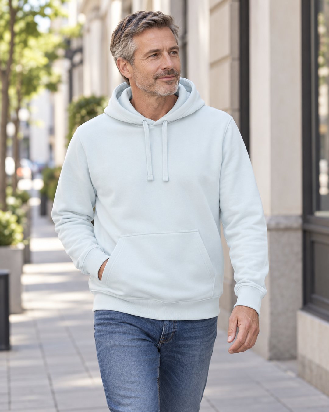 Sitztgut Unisex-Hoodie mit Kängurutasche – Blue Ice – Alltagsansicht