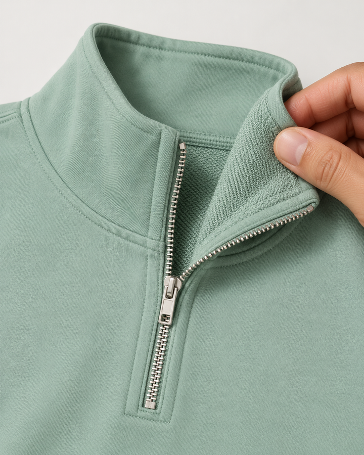 Sitztgut Unisex-Sweatshirt mit Viertelreißverschluss, 400 g/m² – Aloe – Materialdetail