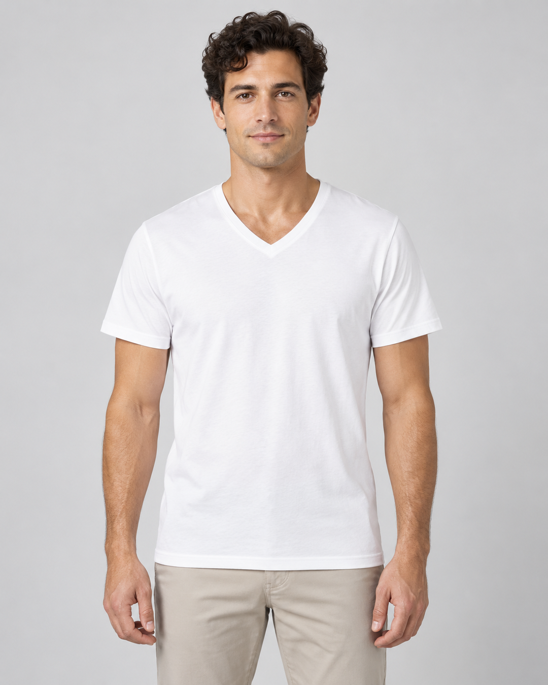 Sitztgut Herren-T-Shirt aus Baumwolle mit V-Ausschnitt – Weiß – Vorderansicht