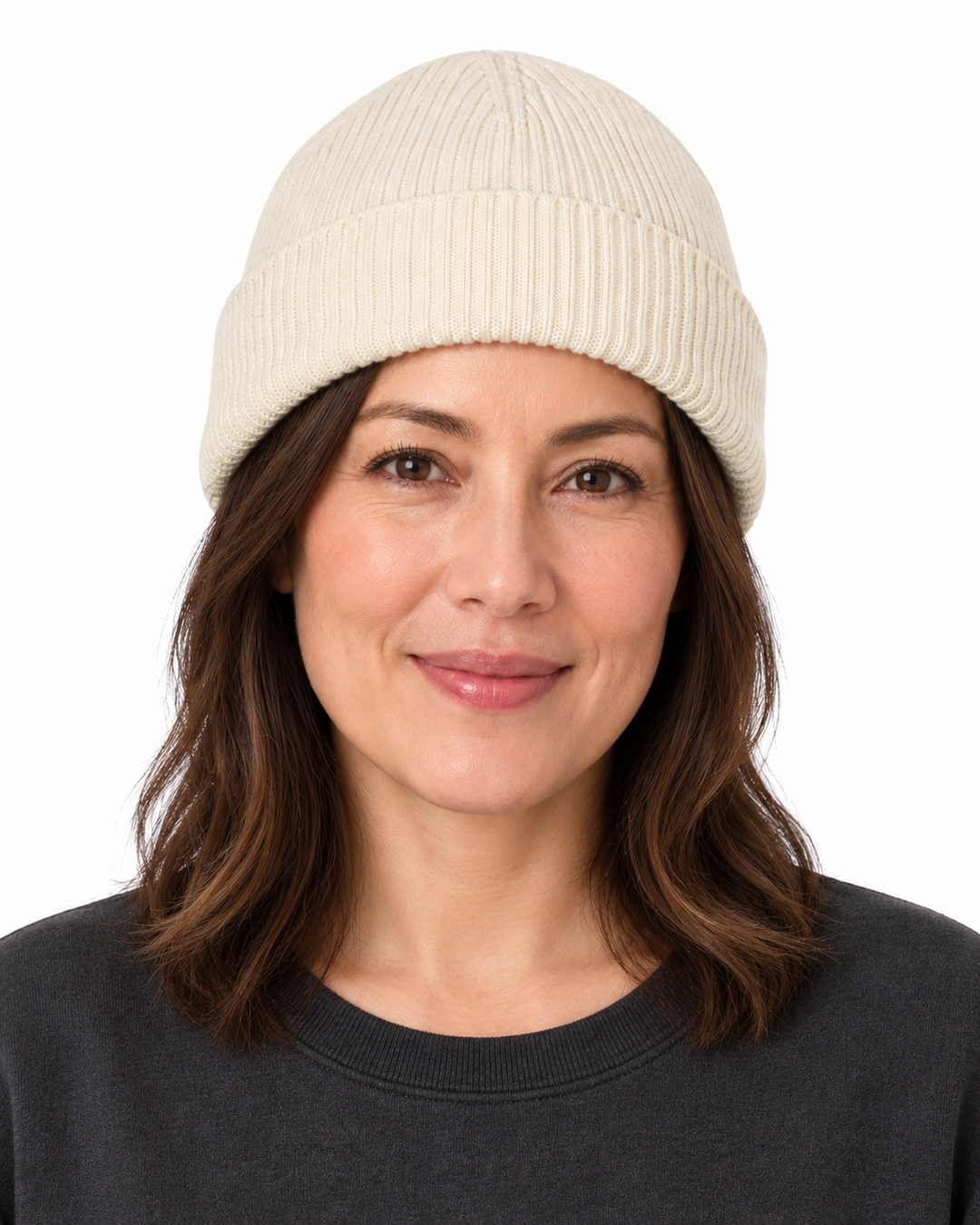 Sitztgut Damen-Rippstrick-Beanie mit Umschlag – Natur – Damenmodel, Hauptbild