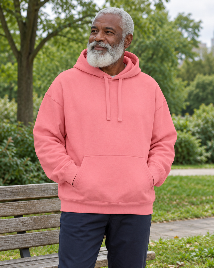 Sitztgut Unisex-Hoodie aus Baumwolle, Oversized Fit – Pink Joy – Alltagsansicht