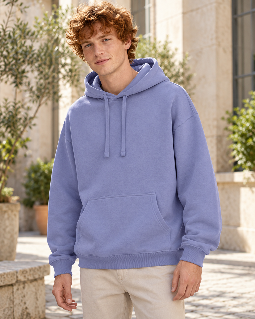 Sitztgut Unisex-Hoodie aus Baumwolle, Oversized Fit – Violet – Alltagsansicht