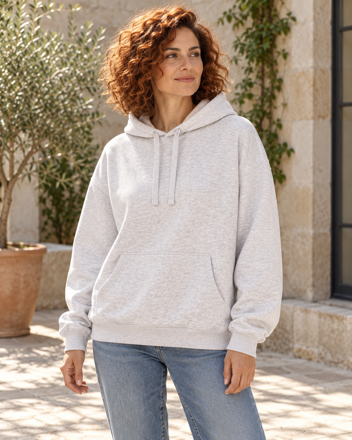 Sitztgut Unisex-Hoodie aus Baumwolle, Oversized Fit – Hellgrau meliert (Cool Heather Grey) – Alltagsansicht