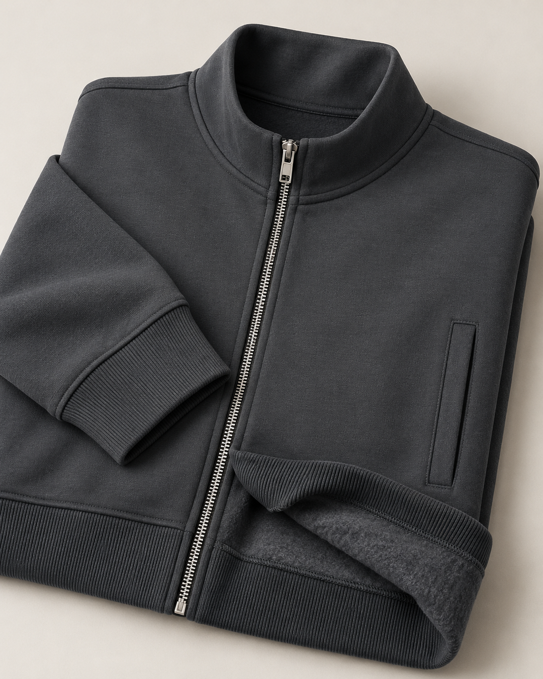 Sitztgut Unisex-Sweatshirt mit Stehkragen und Halbzip – Anthracite – Materialdetail
