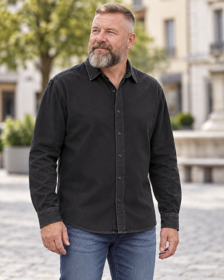 Sitztgut Unisex-Langarmhemd aus Baumwoll-Twill – G. Dyed Black Rock – Alltagsansicht