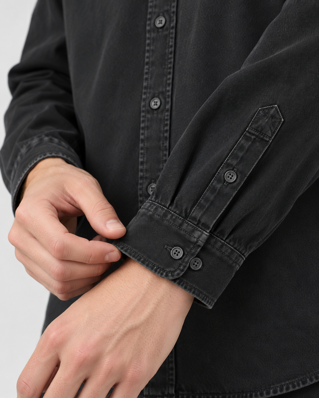 Sitztgut Unisex-Langarmhemd aus Baumwoll-Twill – G. Dyed Black Rock – Materialdetail